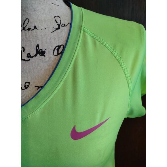 Nike Pro Womens Medium Compression Dri Fit Neon Green V-Neck Longer Length Shirt - Picture 2 of 6